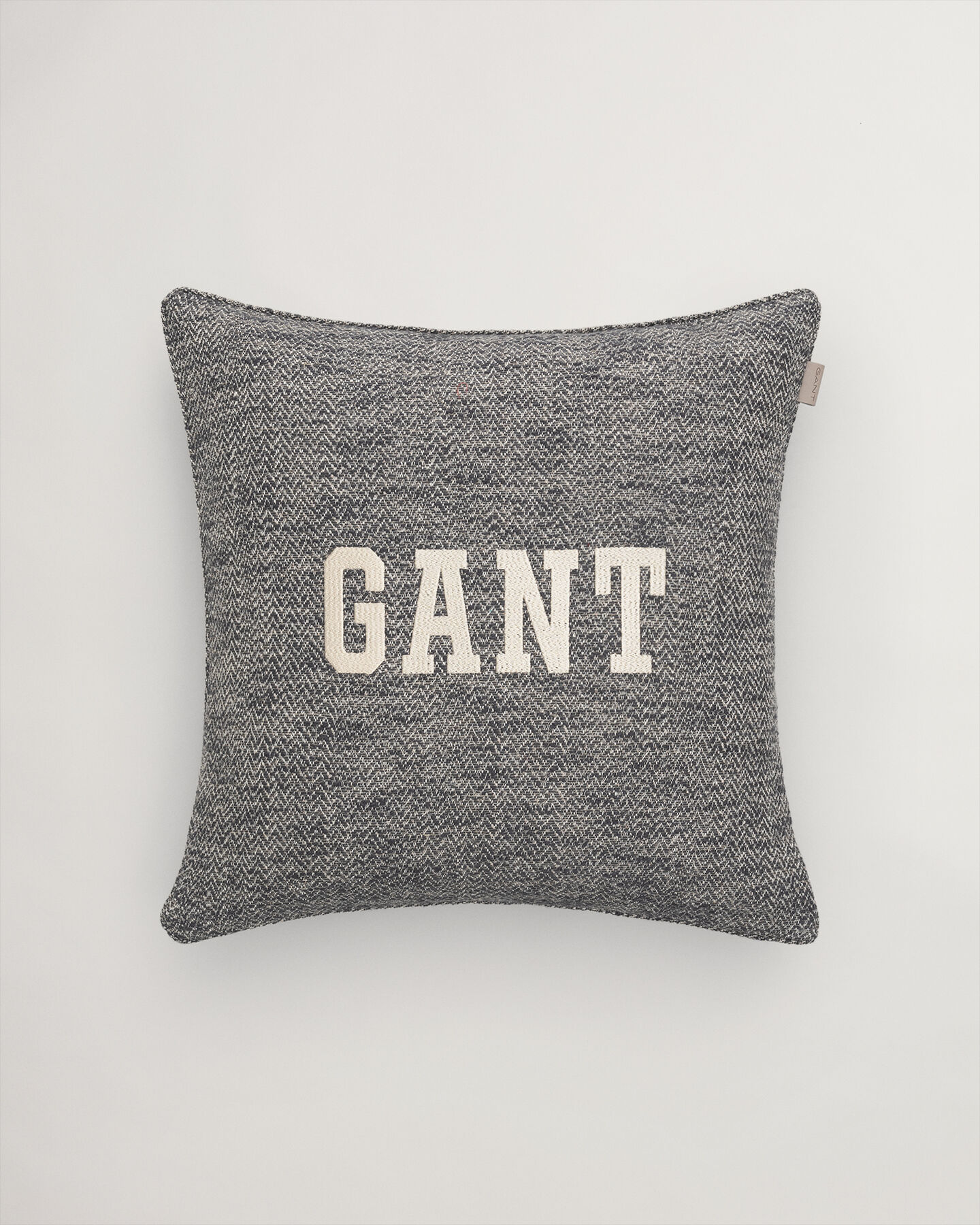 Kalanruotokuvioinen tyynynp&auml;&auml;llinen