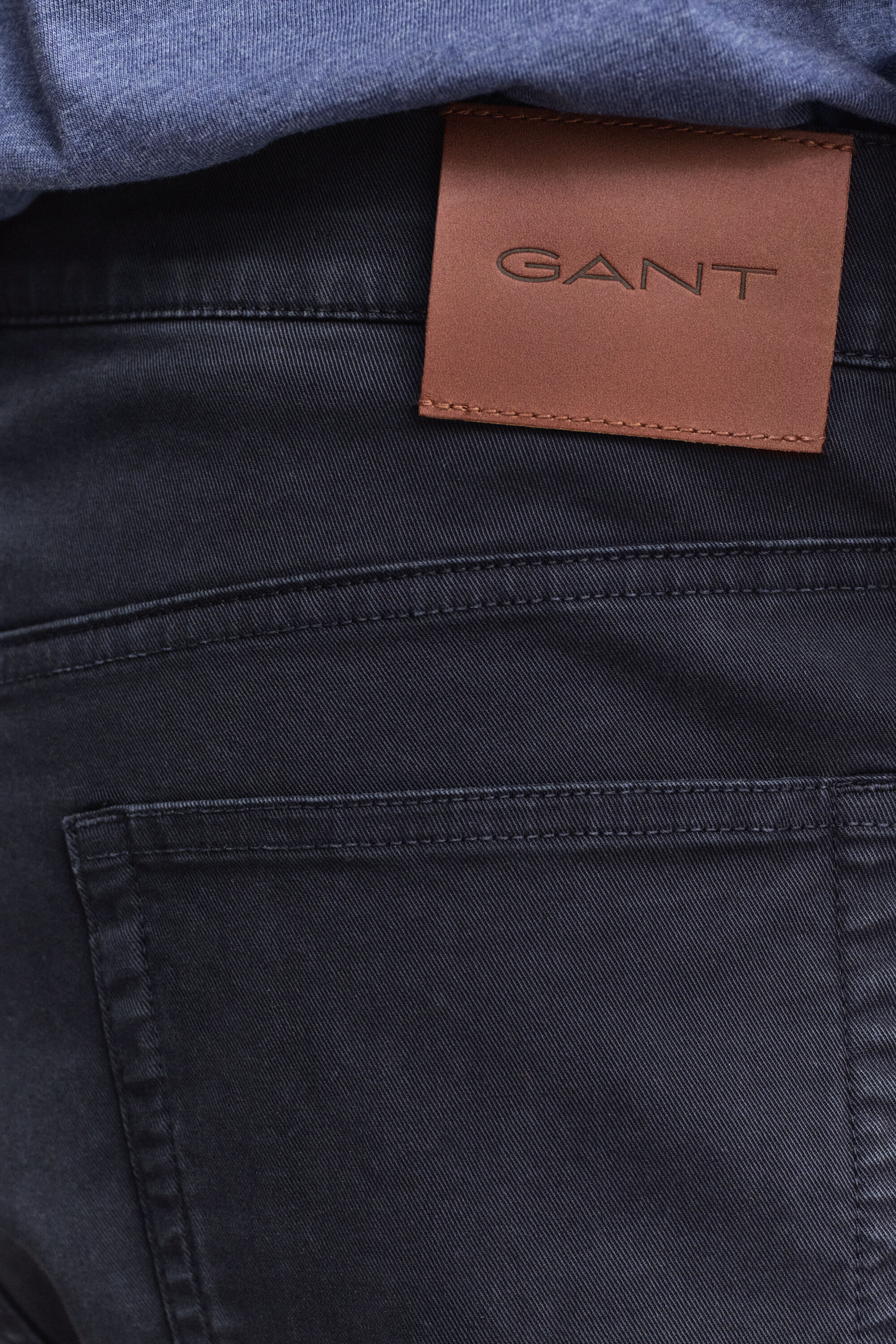 Slim fit ‑mitoitetut Desert-farkut