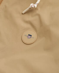 Kevyt pakattava tuulitakki