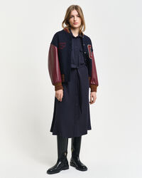 Taskullinen paitamekko