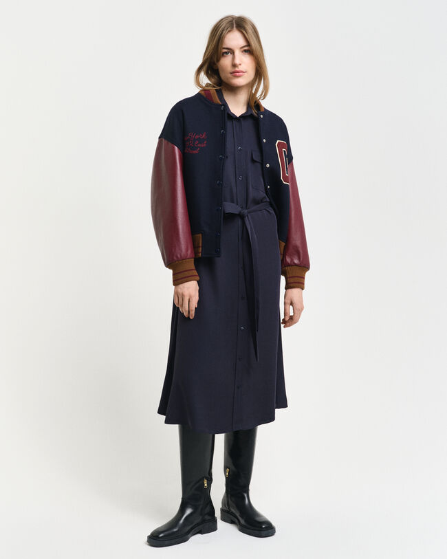 Taskullinen paitamekko