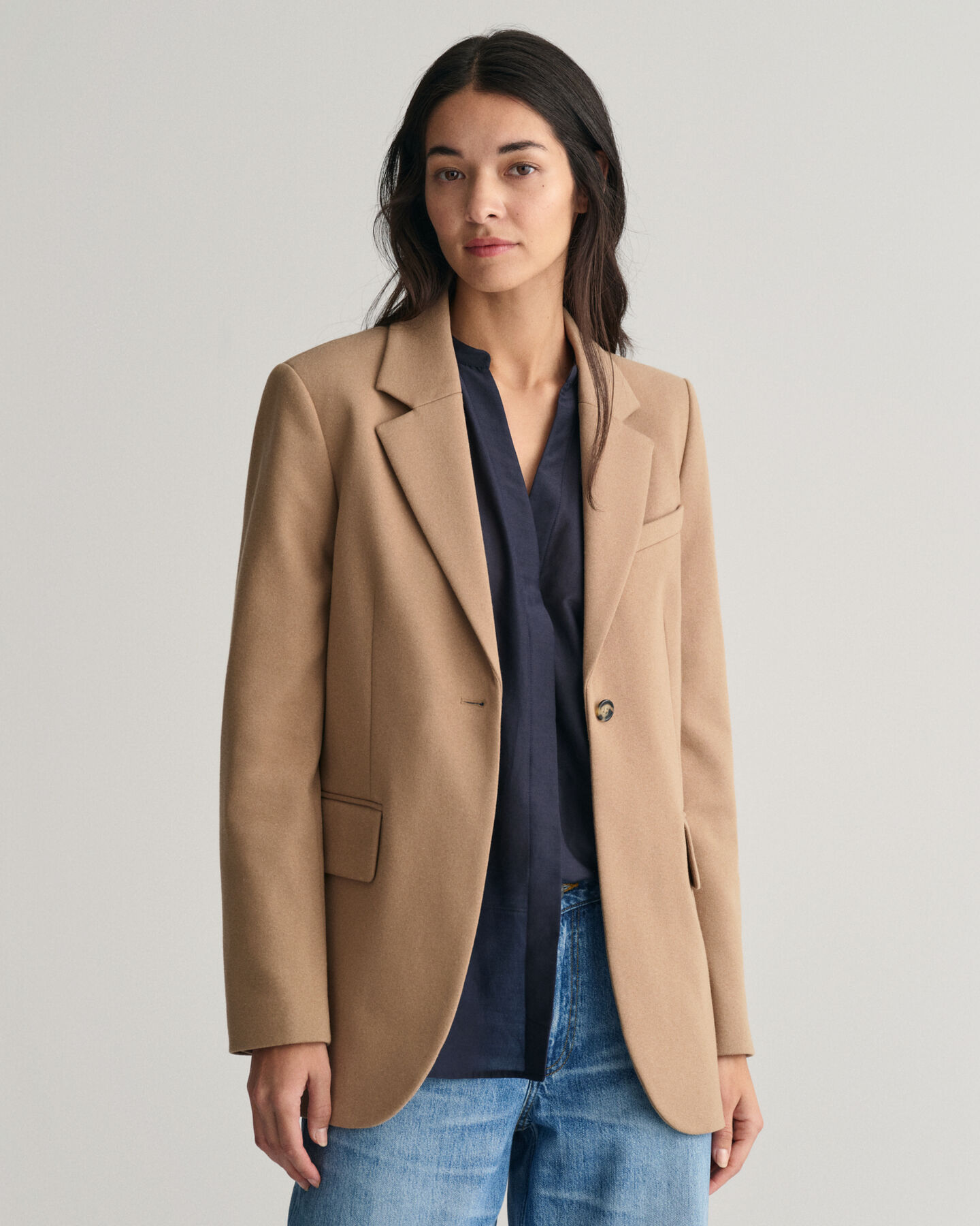 Regular fit ‑mitoitettu jerseybleiseri