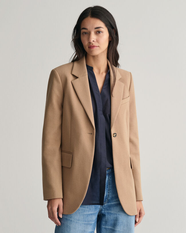 Regular fit ‑mitoitettu jerseybleiseri