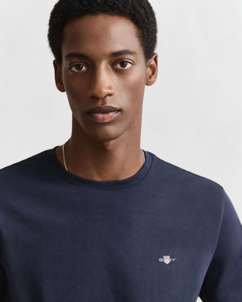 Regular fit ‑mitoitettu Shield-t‑paita