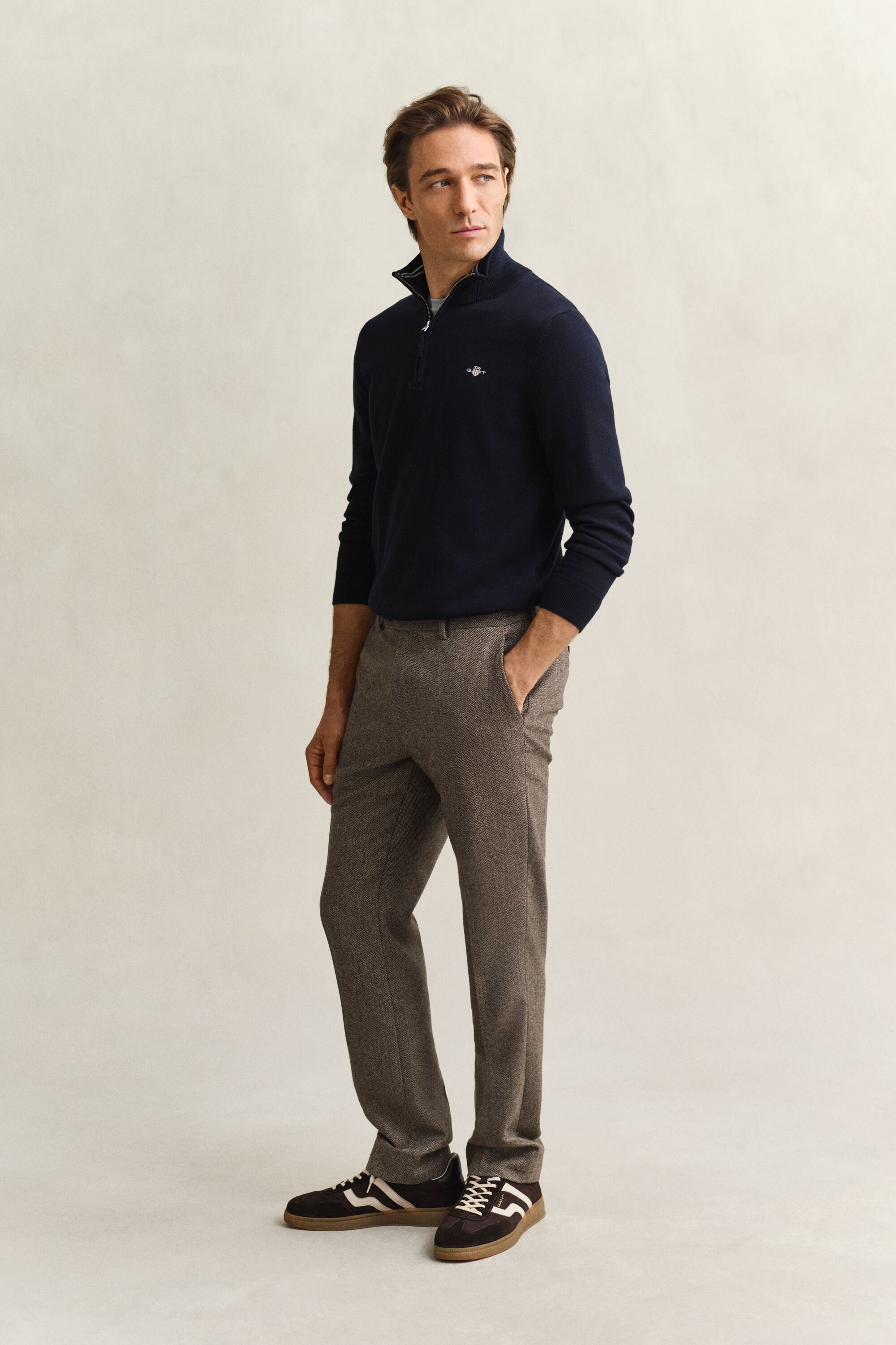 Klassinen puuvillaneulepusero puolivetoketjulla