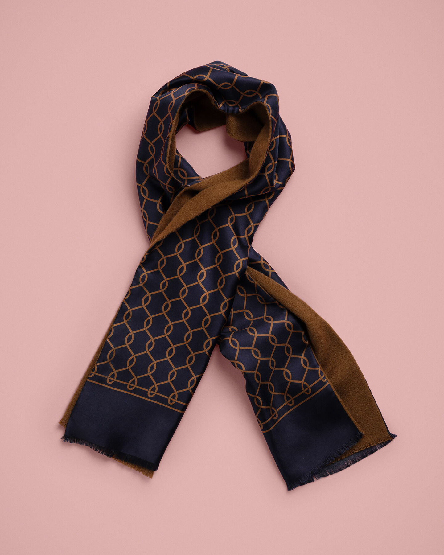 Huivi silkist&auml; ja ka&scaron;mir-villasekoitteesta