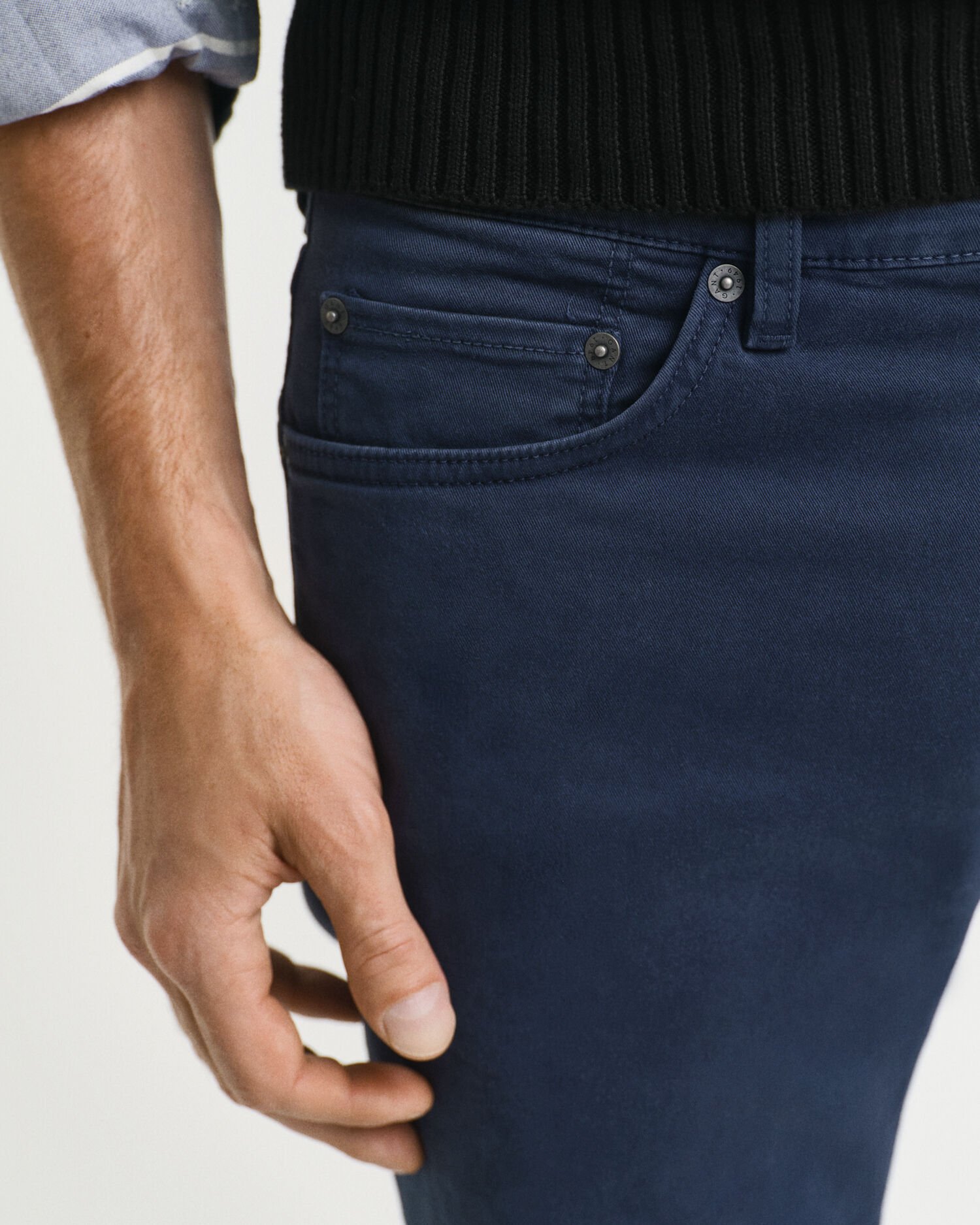 Slim fit ‑mitoitetut Desert-farkut