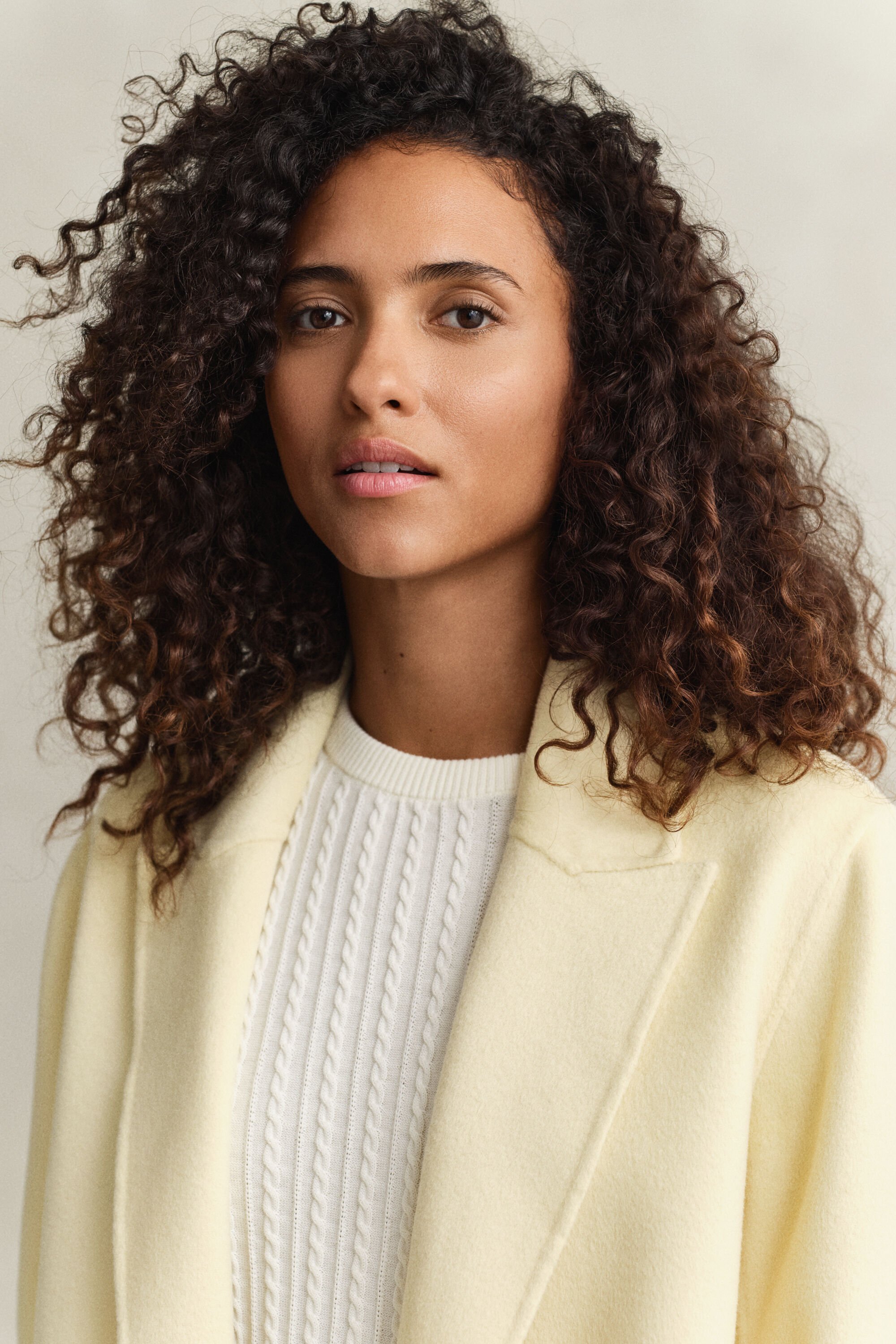 Käsin tikattu klubitakki