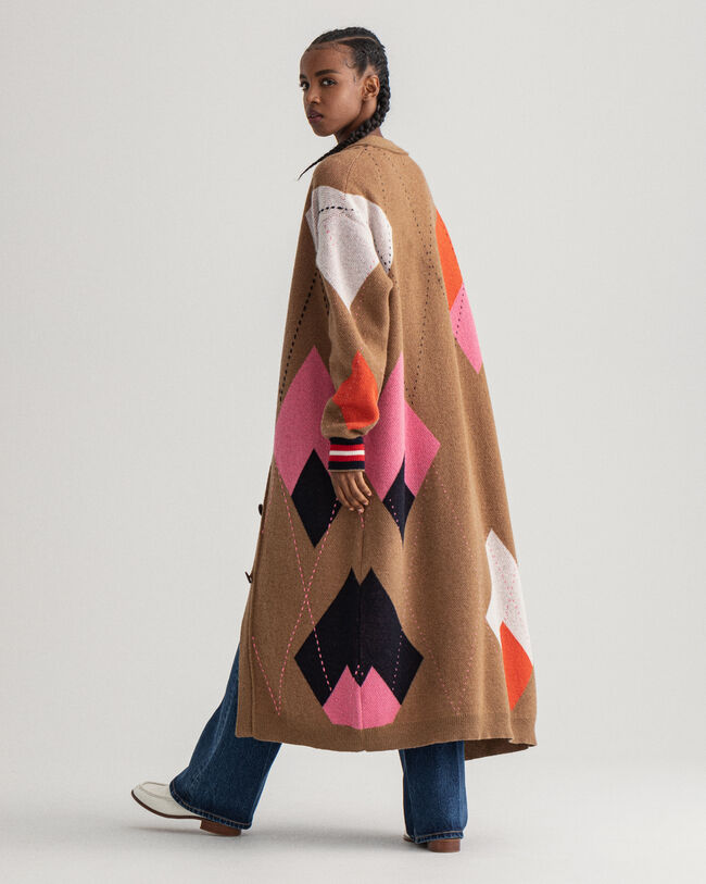 Pitk&auml; Argyle-neuletakki