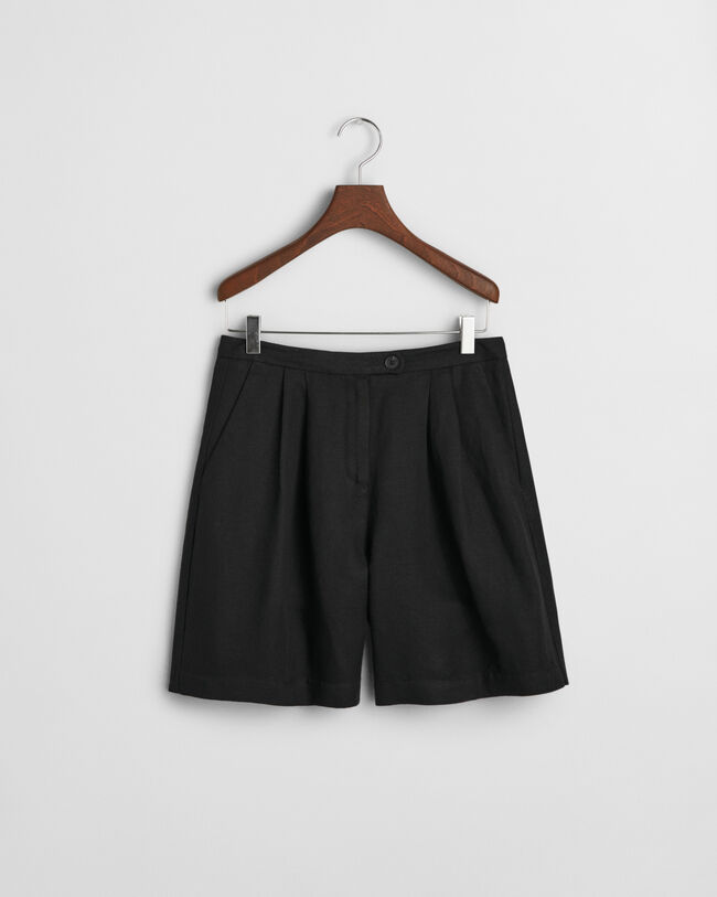 Hyvin istuvat pellavashortsit