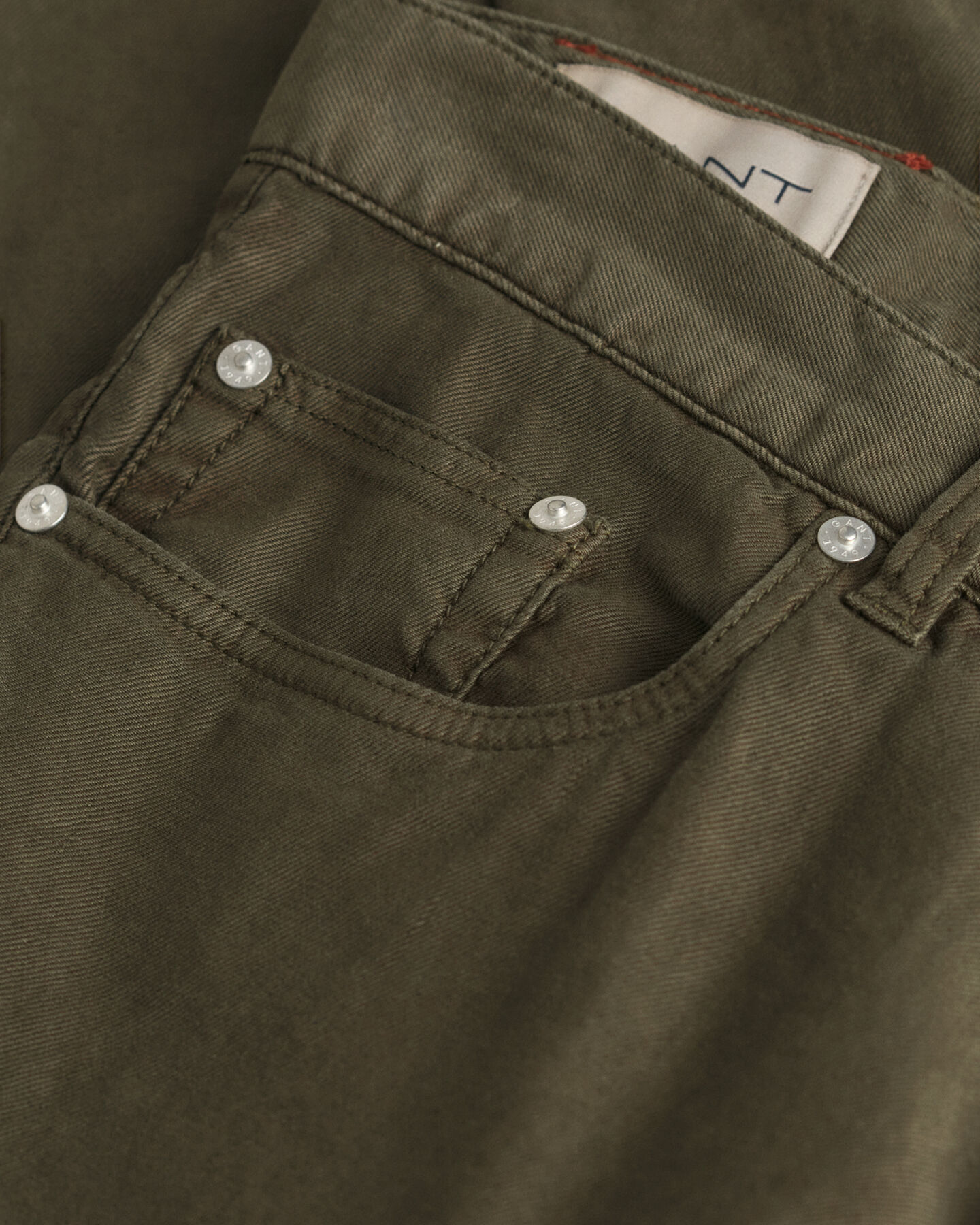 Slim&nbsp;fit ‑mitoitetut puuvilla-pellavafarkut