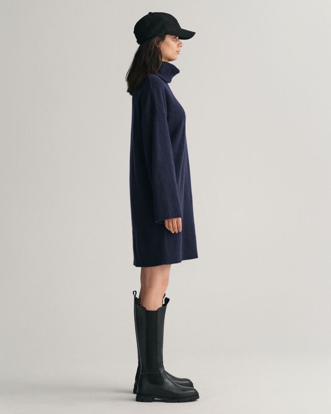 Lounge-pooloneulemekko