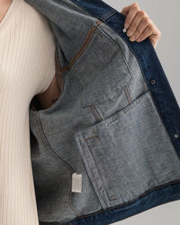 Ylisuuri farkkutakki