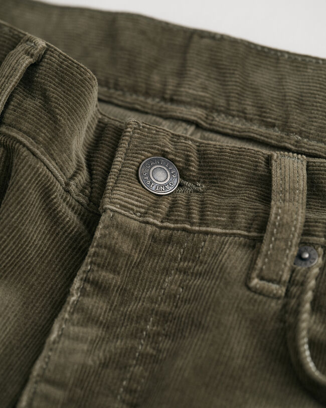 Slim fit ‑mitoitetut vakosamettifarkut