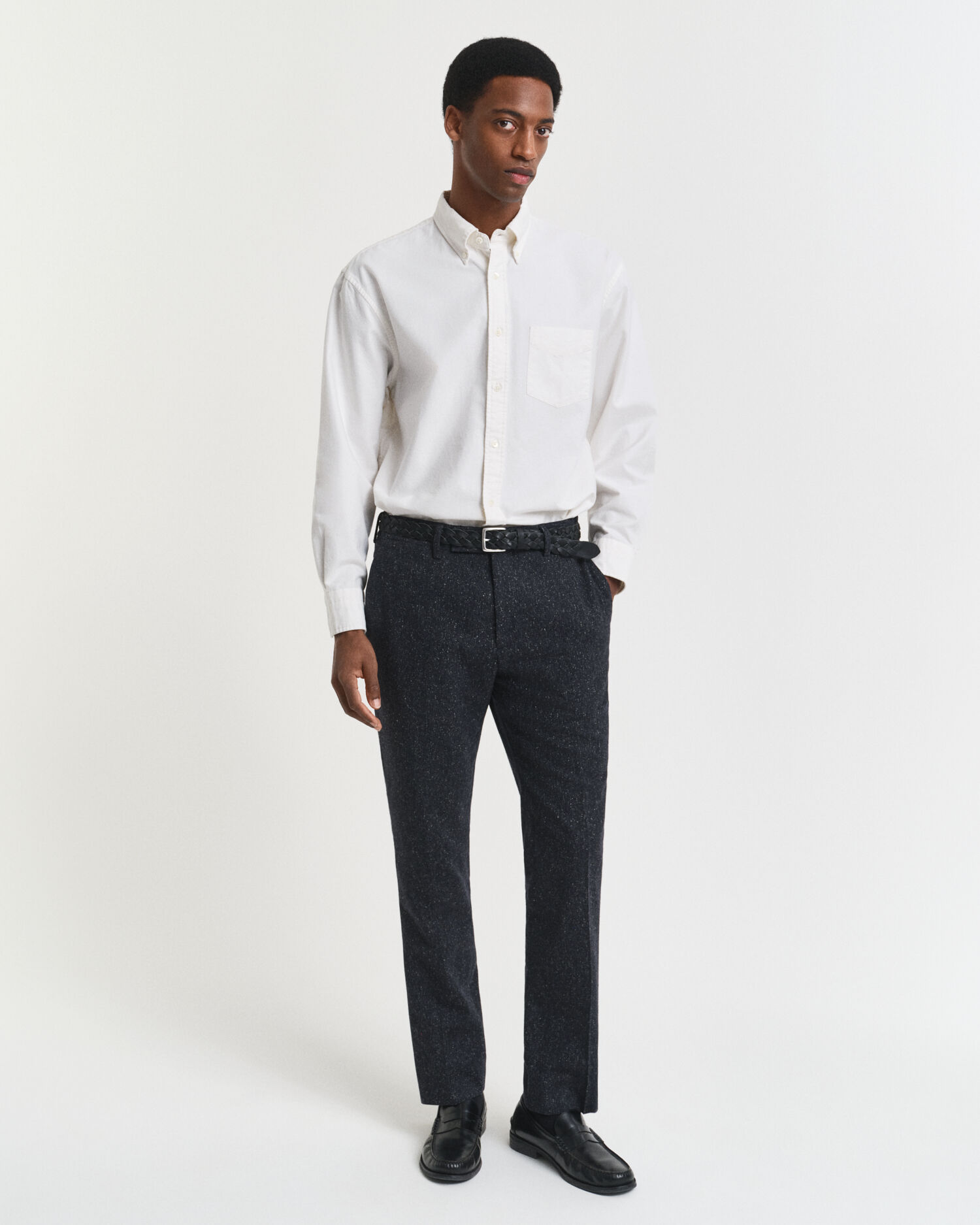 Slim fit ‑mitoitetut Donegal-puvunhousut