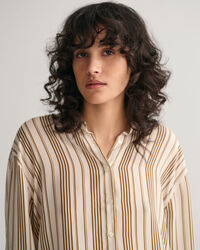 Relaxed fit ‑mitoitettu raitapaita