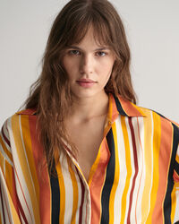 Relaxed&nbsp;fit ‑mitoitettu Tie Band -raitapaita