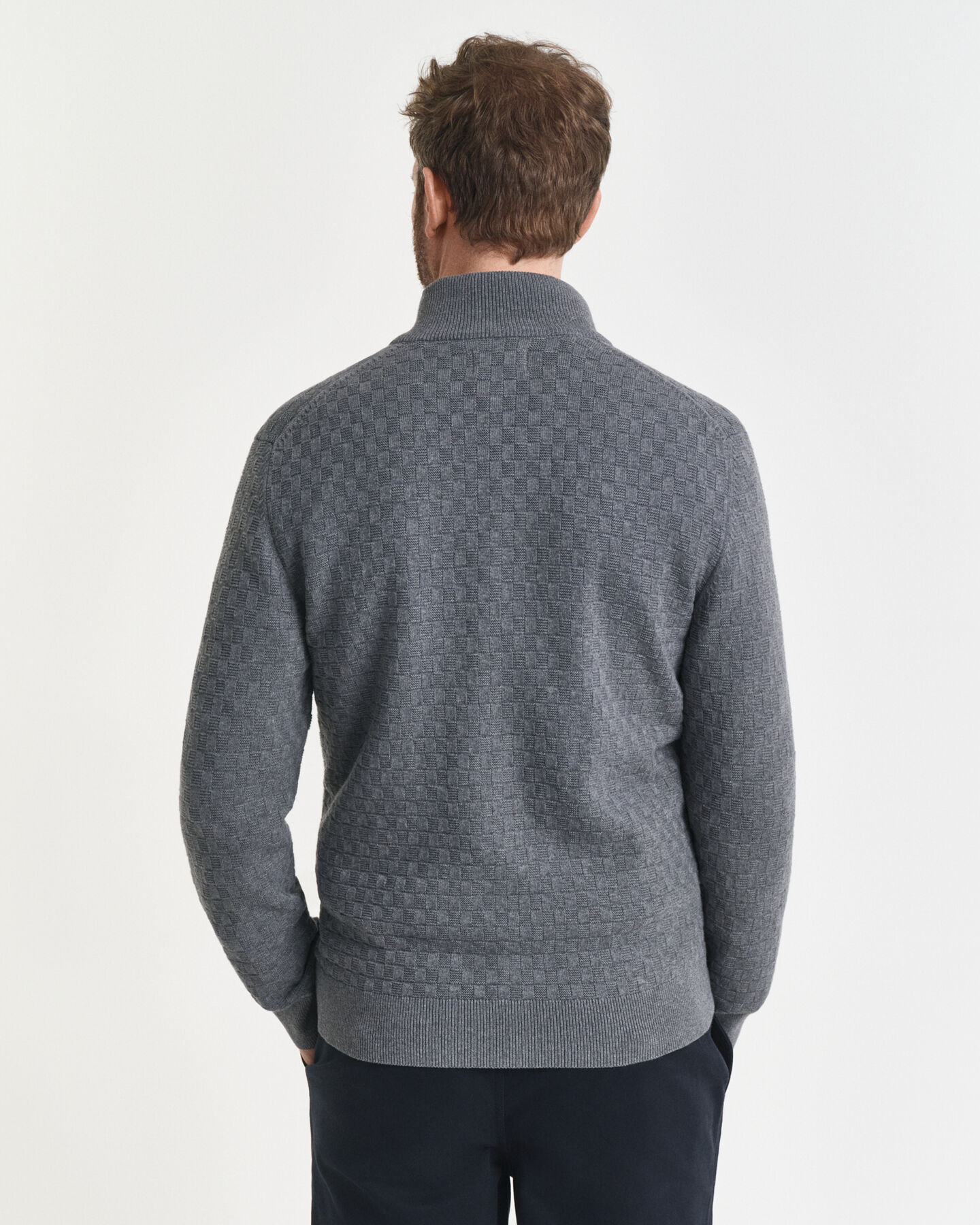 Kohopintainen vetoketjuneule