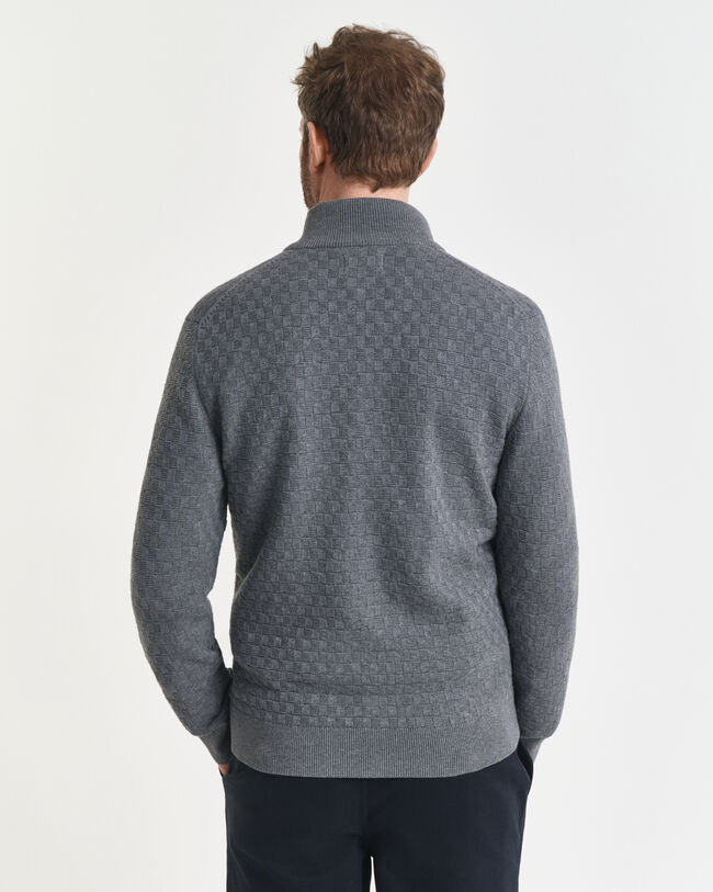 Kohopintainen vetoketjuneule