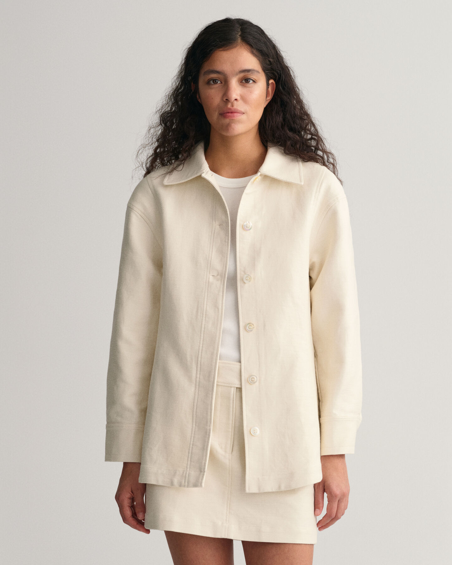 Kohopintainen paitatakki