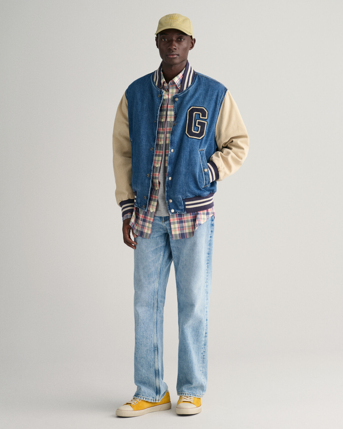 Regular&nbsp;fit ‑mitoitettu ruudullinen puuvilla-pellavapaita