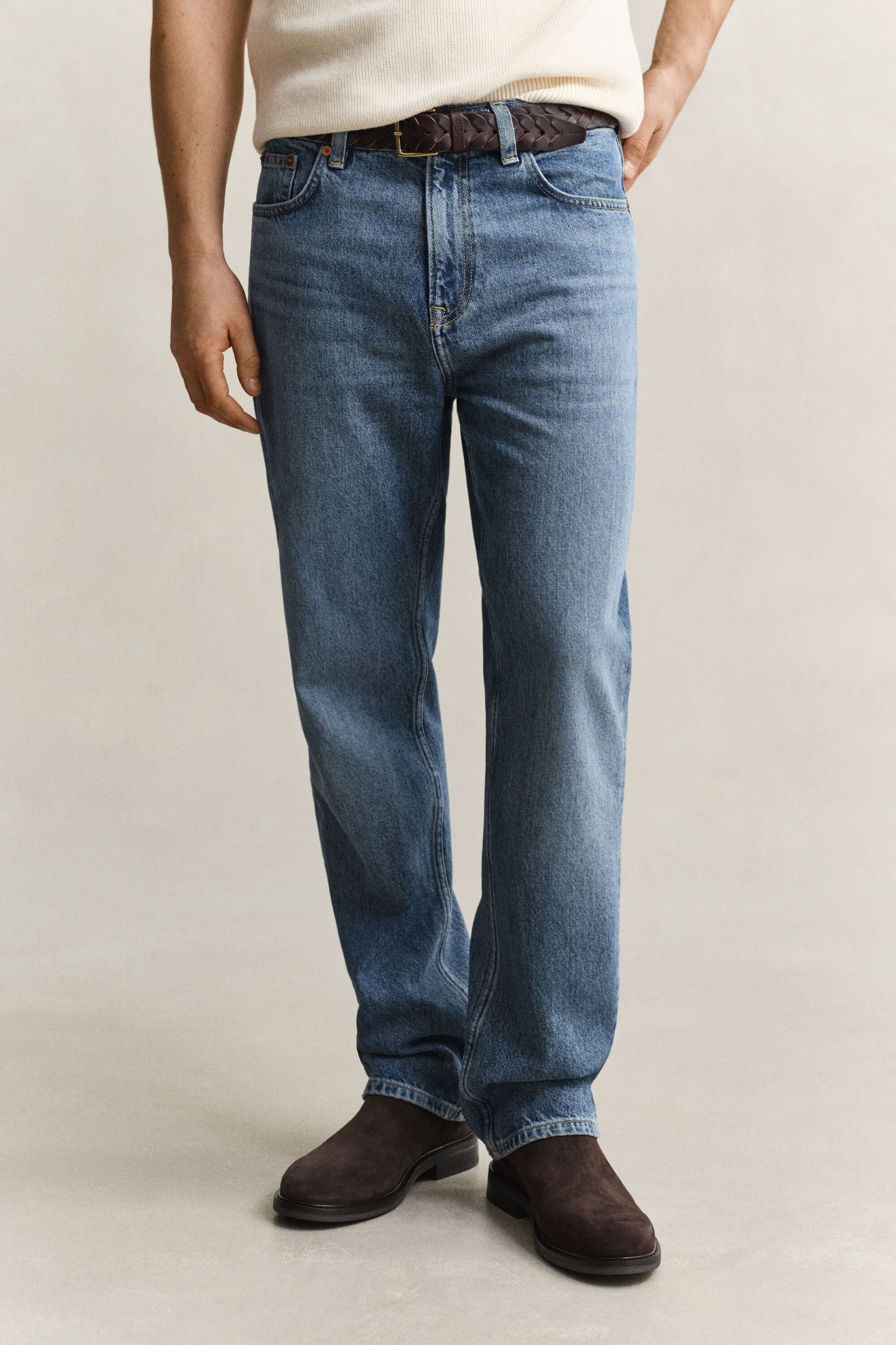 Straight fit ‑mitoitetut farkut