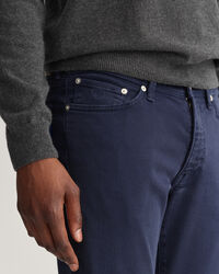 Extra slim fit ‑mitoitetut Maxen Active-Recover Color ‑farkut