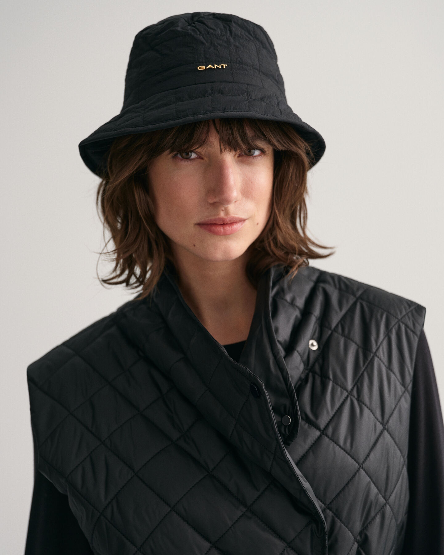 Pitk&auml; tikkiliivi