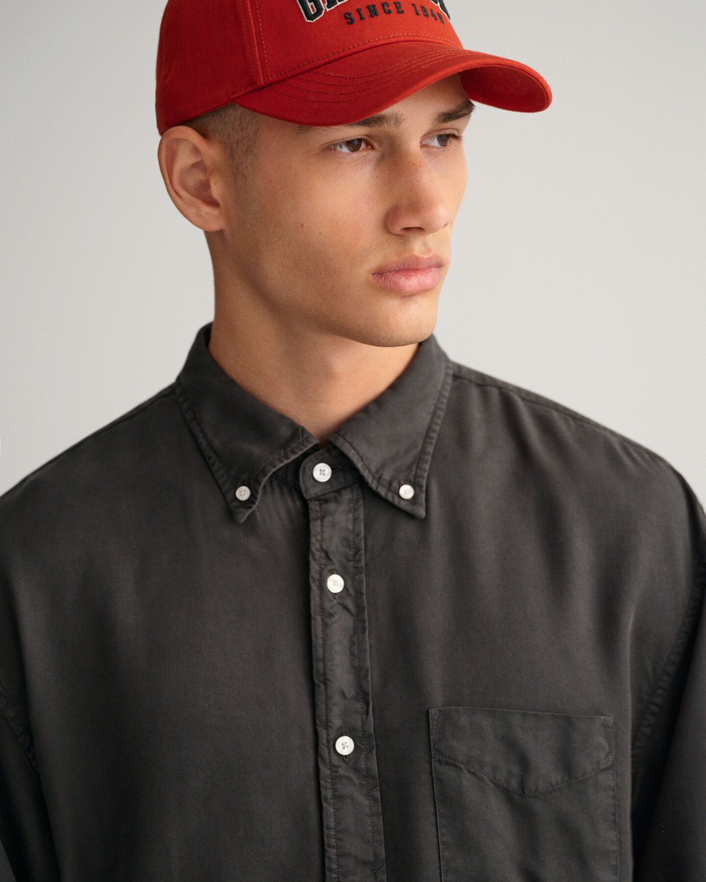 Relaxed fit ‑mitoitettu, valmiina v&auml;rj&auml;tty lyosellipaita