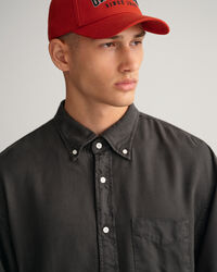 Relaxed fit ‑mitoitettu, valmiina v&auml;rj&auml;tty lyosellipaita