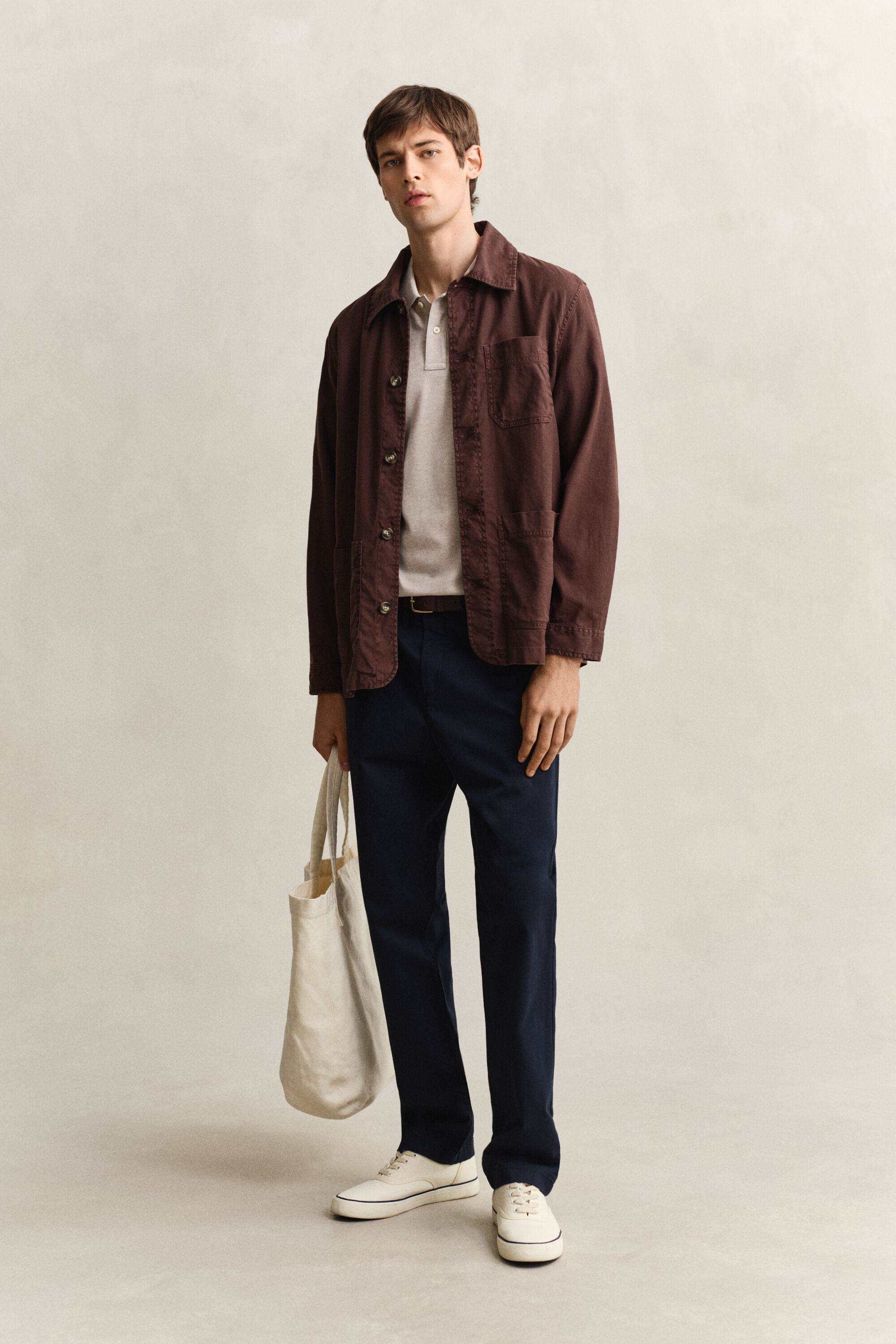 Regular fit ‑mitoitetut klassiset chinot