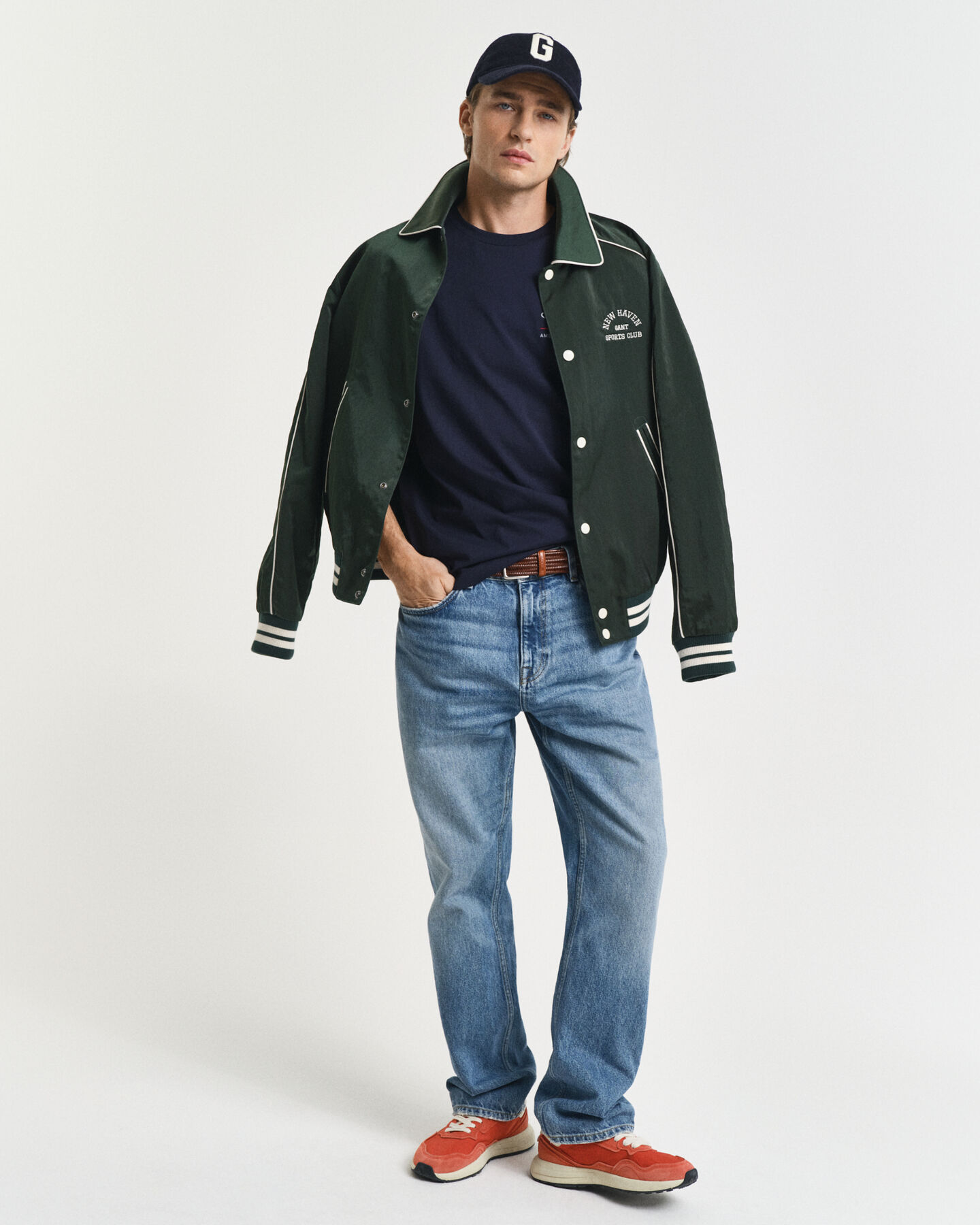 Kirjailtu Archive Shield ‑t‑paita