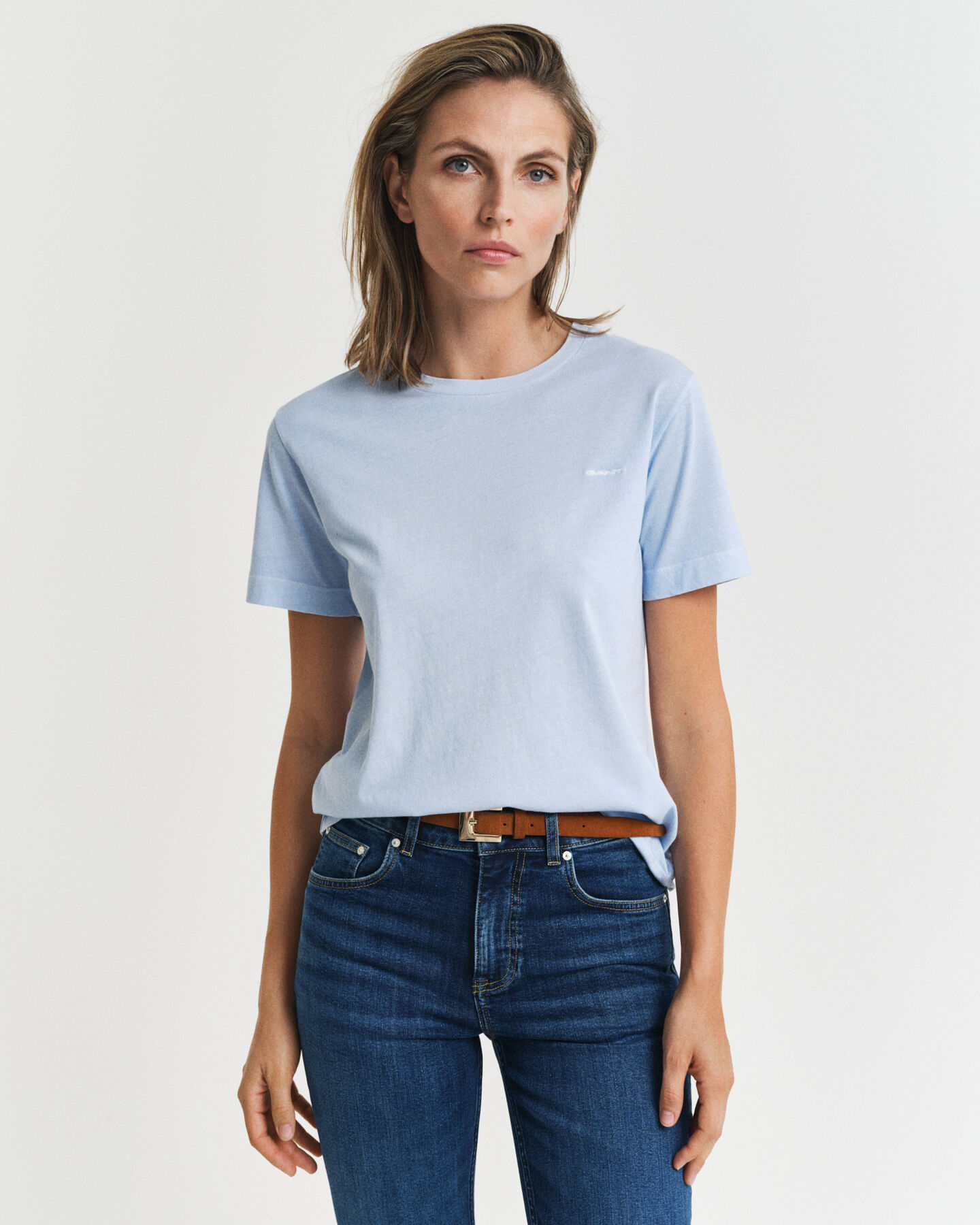 Sunfaded-t‑paita, jossa py&ouml;re&auml; p&auml;&auml;ntie