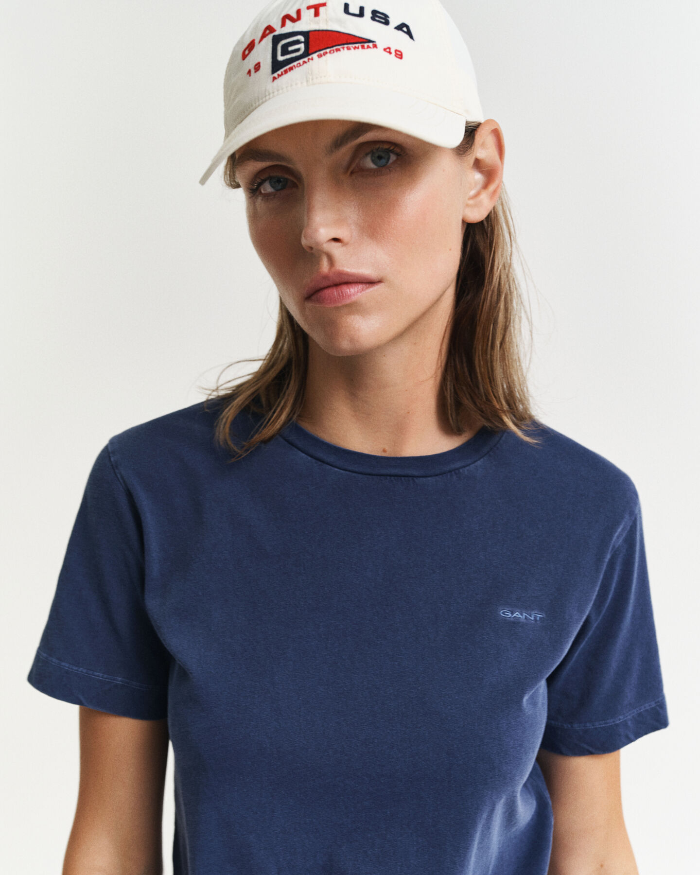 Sunfaded-t‑paita, jossa pyöreä pääntie