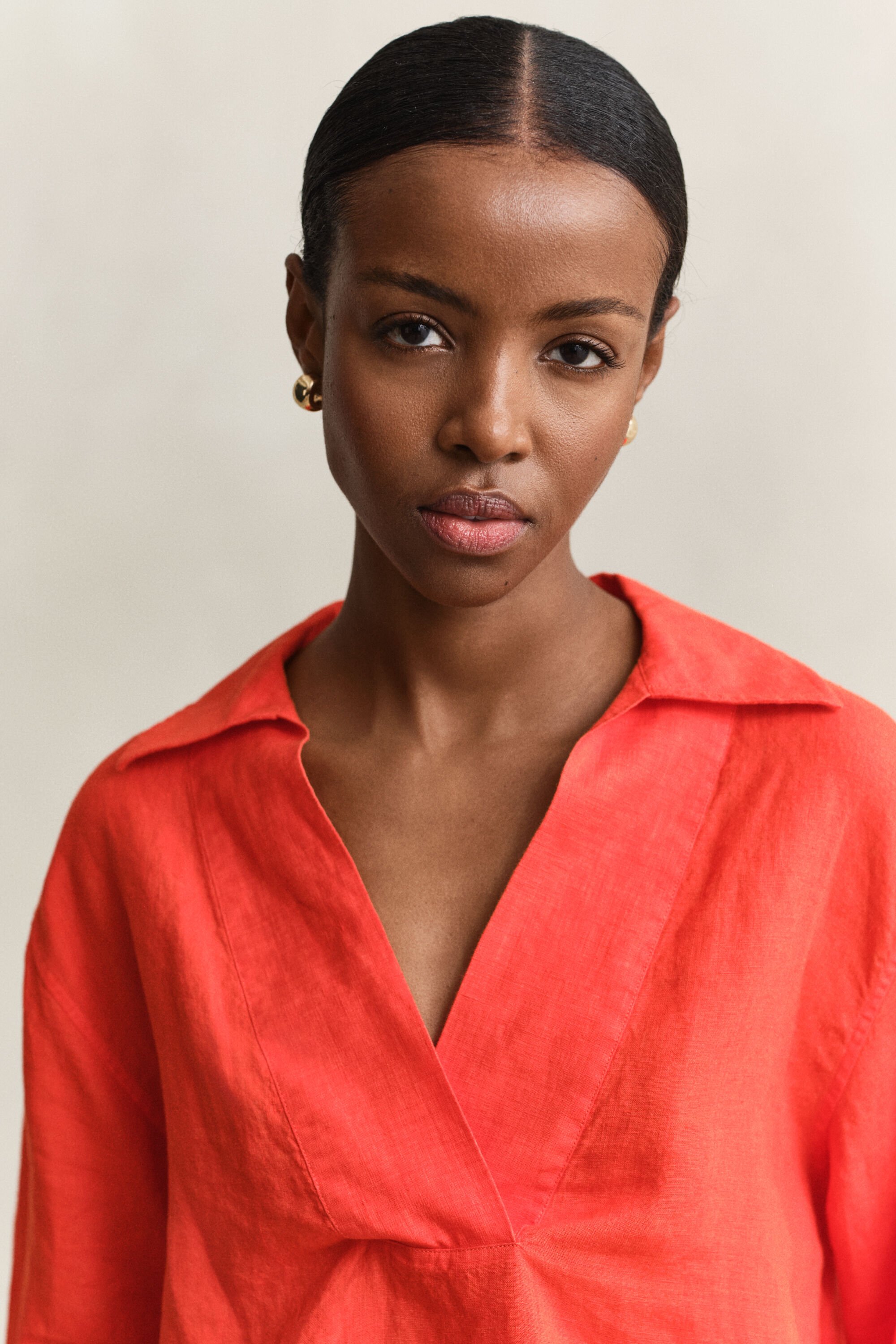 Pään yli vedettävä pellavapaita