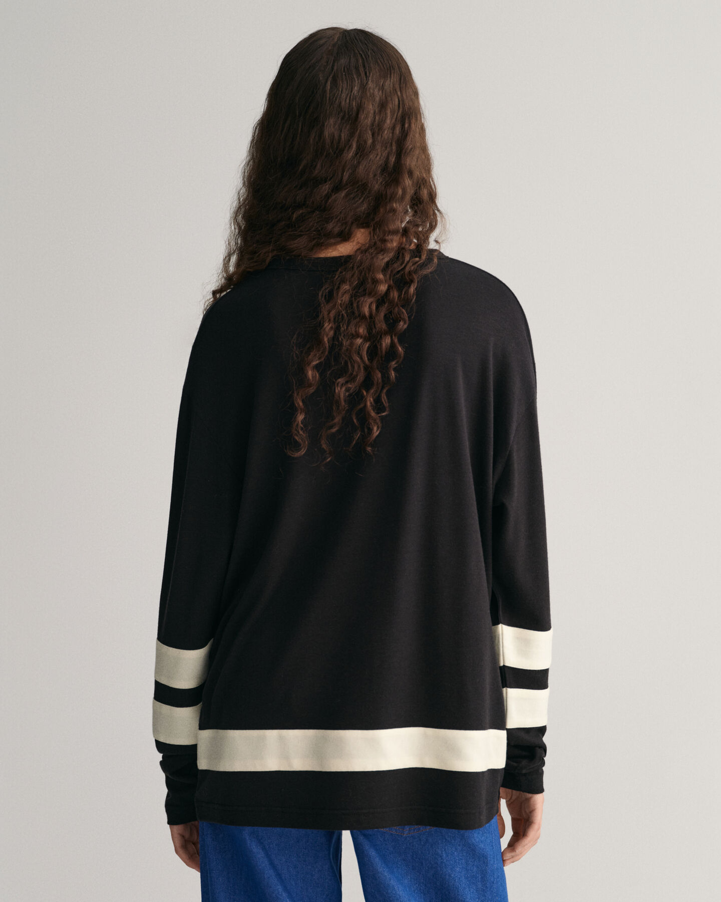 Pitk&auml;hihainen Script Graphic ‑t‑paita