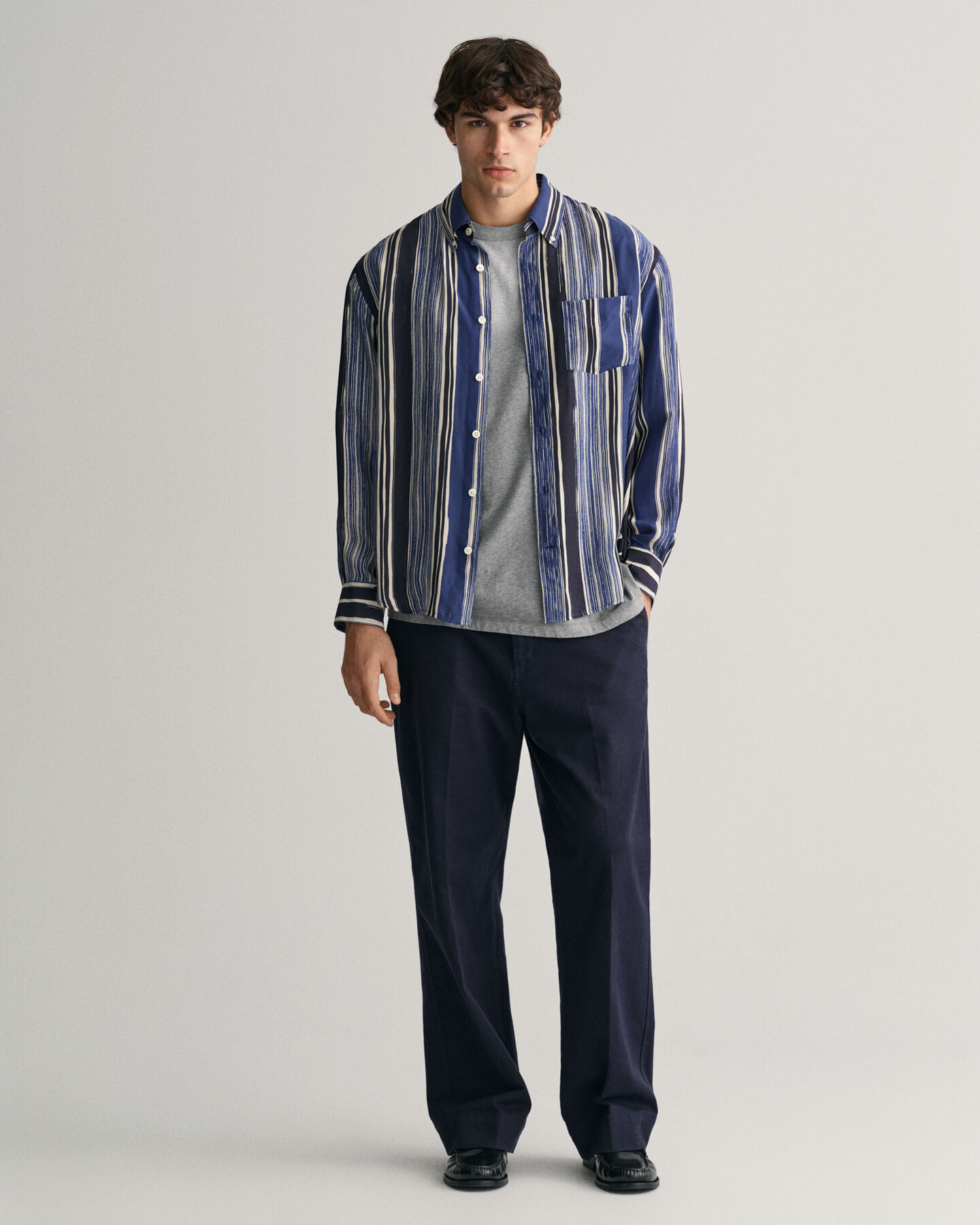 Relaxed fit ‑mitoitettu printtikuvioitu silkkipaita