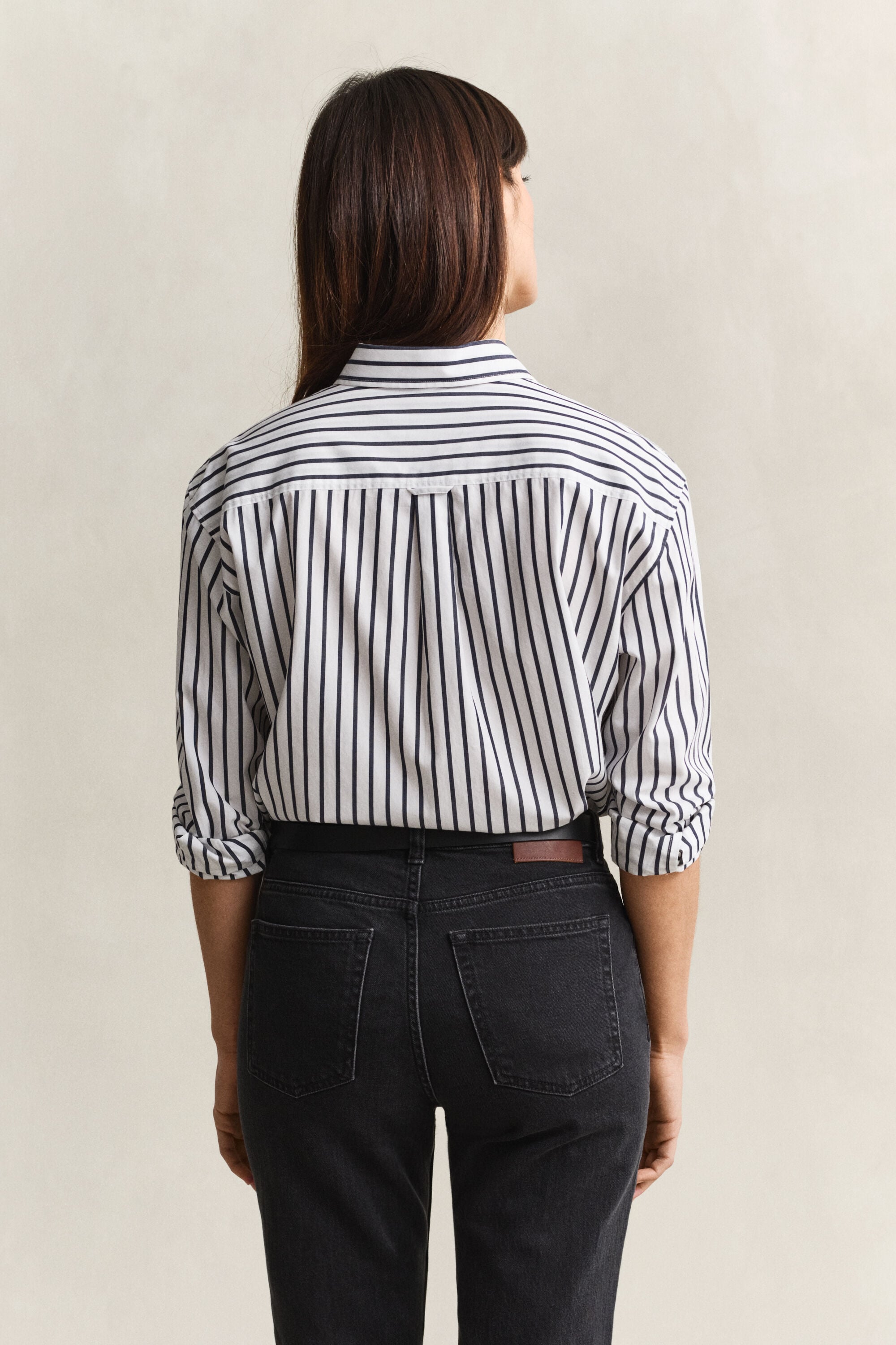 Relaxed fit ‑mitoitettu klassinen popliiniraitapaita