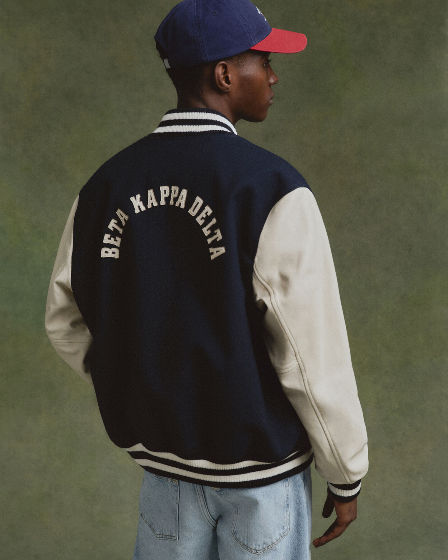 Varsity Jacket nahasta ja muista materiaaleista