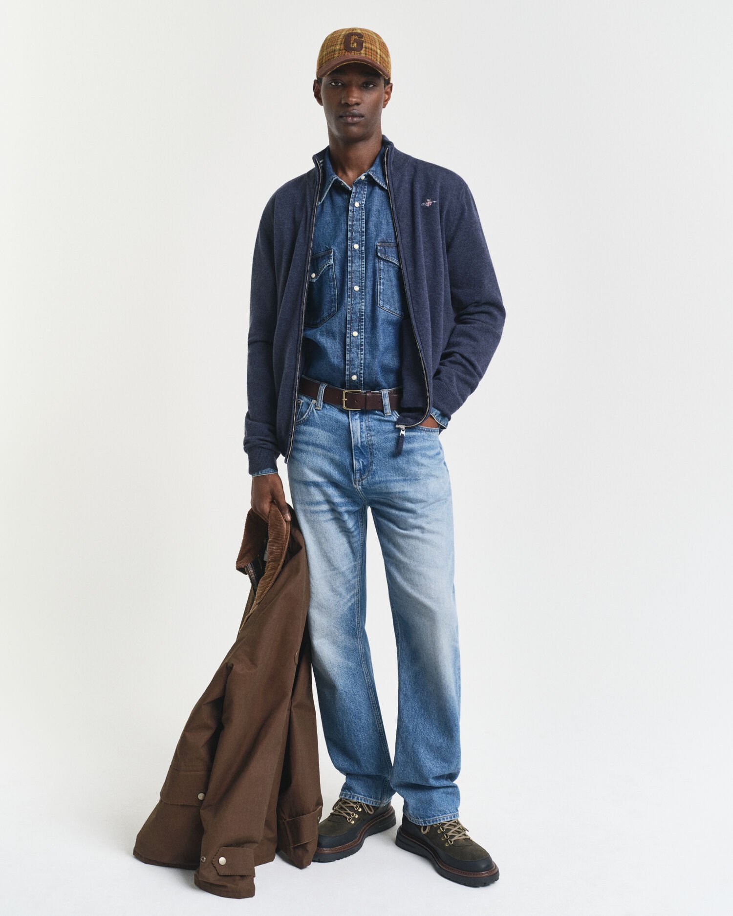 Vetoketjullinen neuletakki ohutta lampaanvillaa