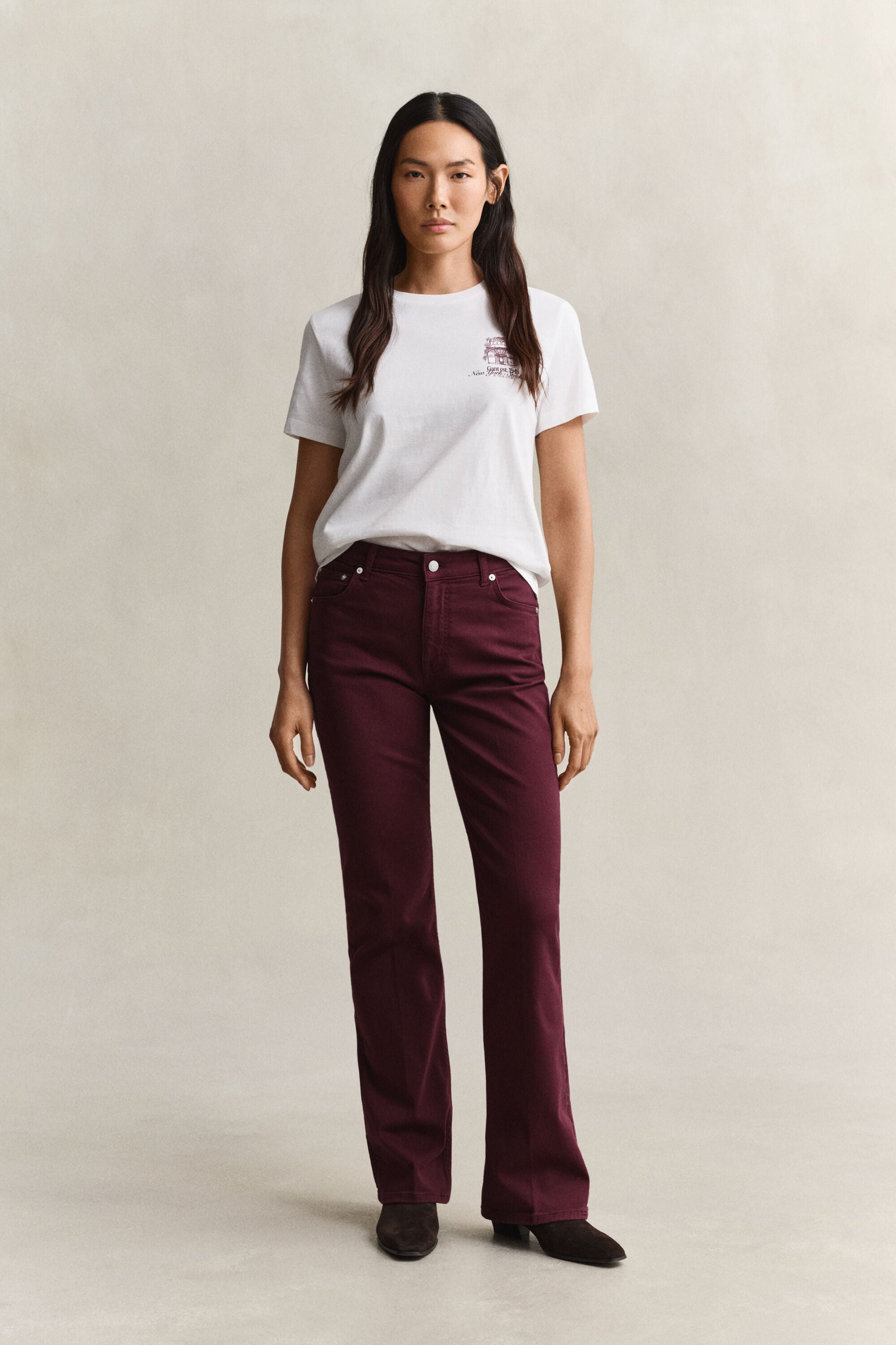 Levenevät slim fit -mitoitetut värjätyt farkut