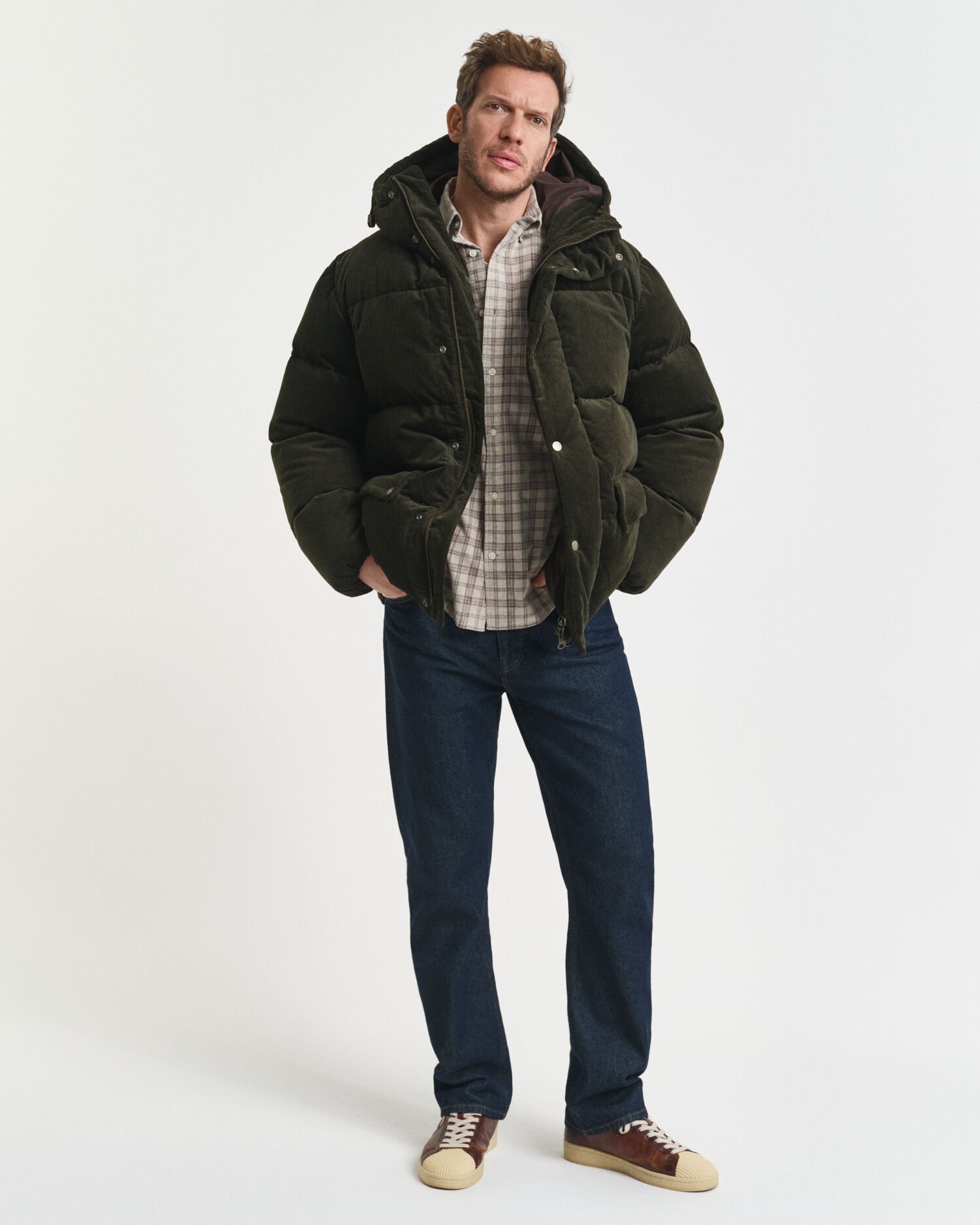 Regular fit ‑mitoitettu ruudullinen vakosamettipaita