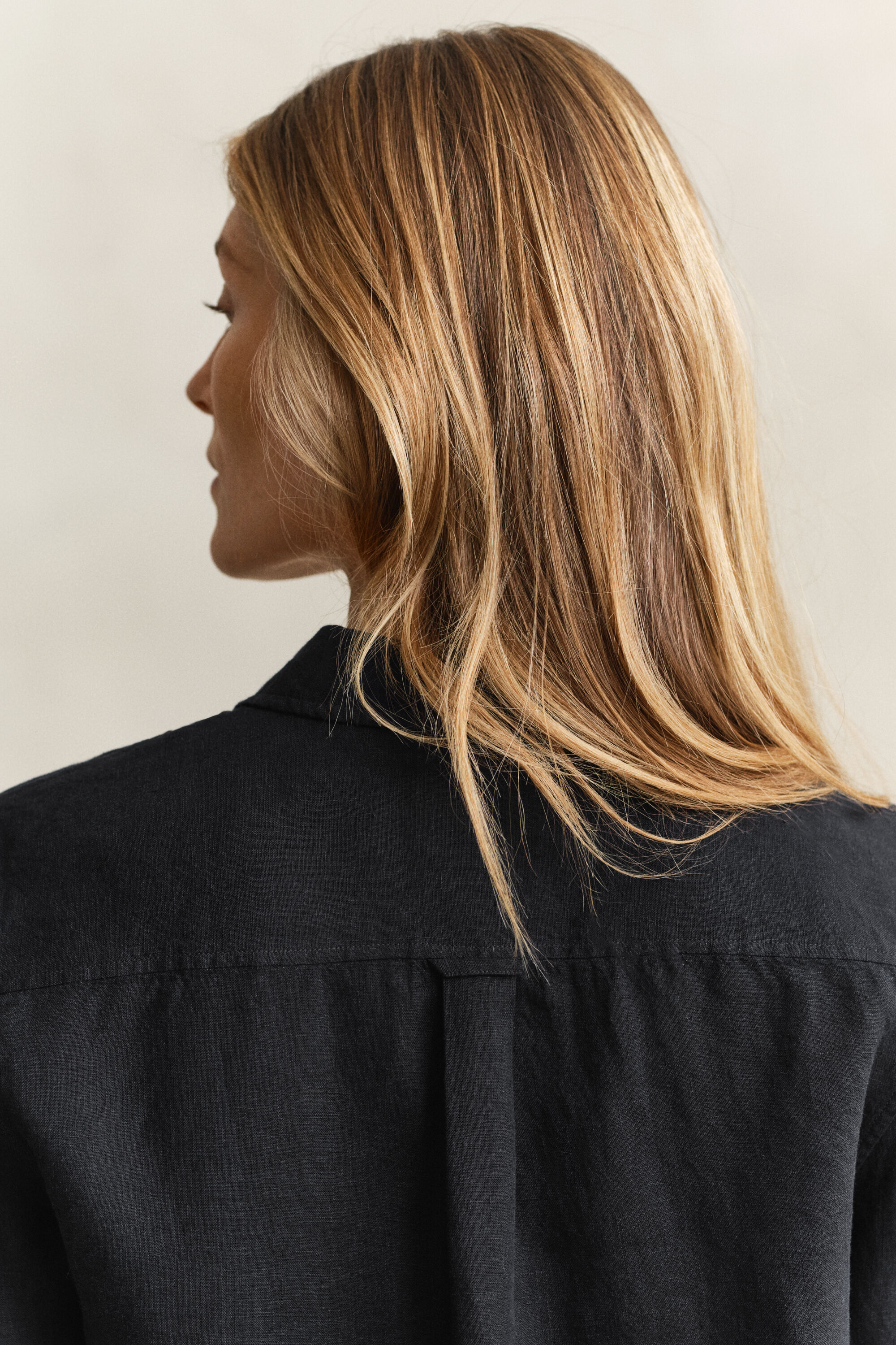 Regular fit ‑mitoitettu pellavapaita