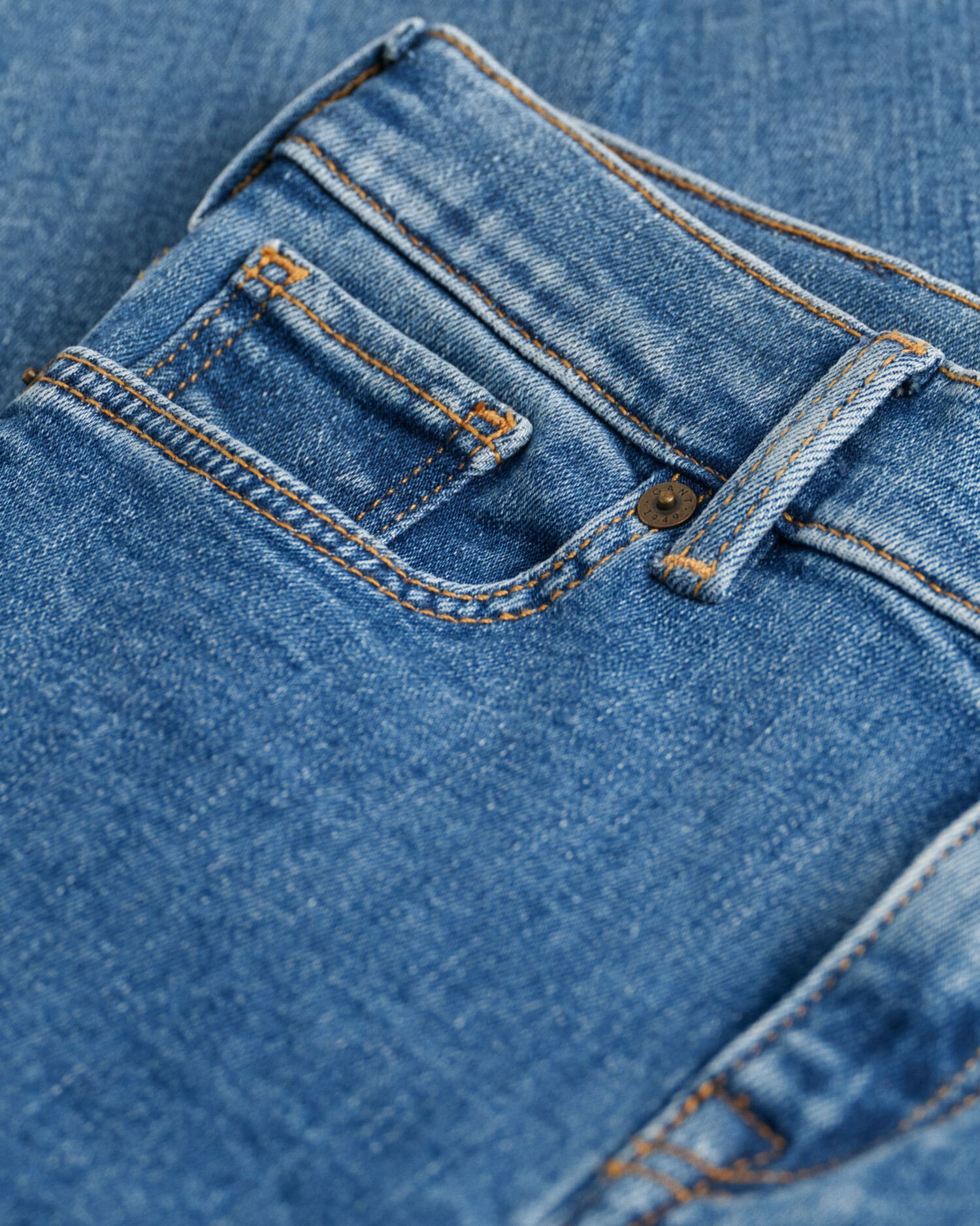 Kids-malliston slim fit ‑mitoitetut GANT-farkut