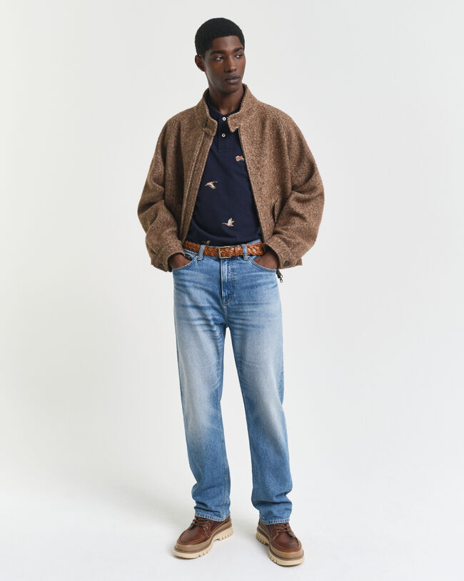 Kirjailtu pikeepaita