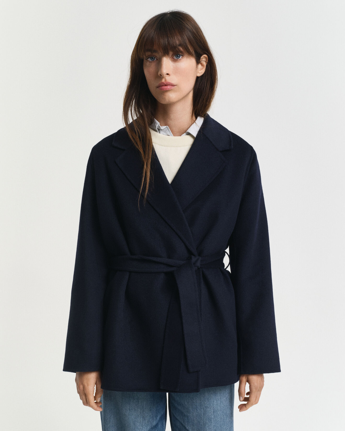 Käsin tikattu takki ja vyö