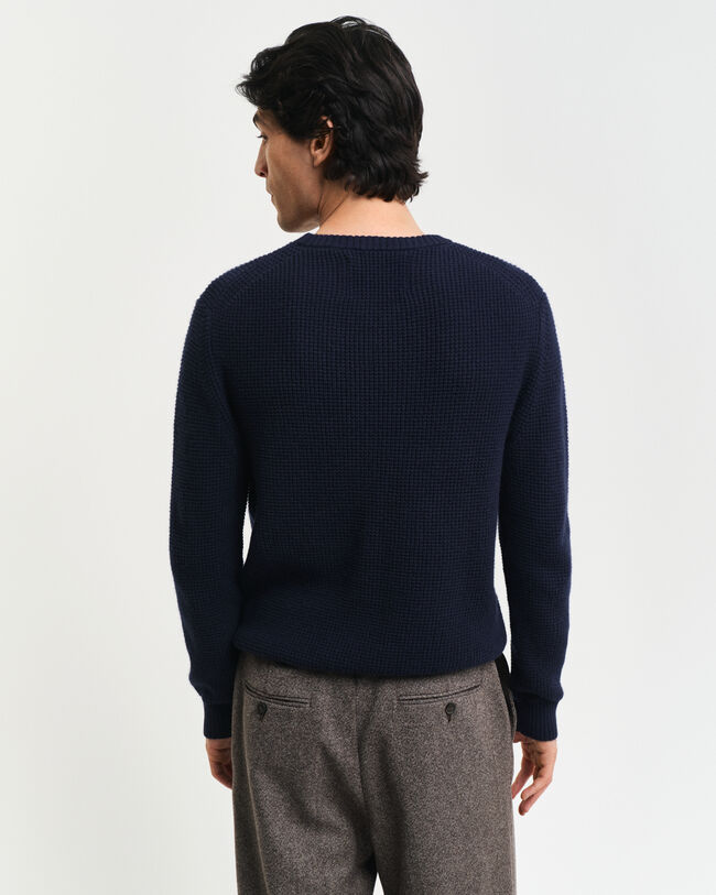 Kohopintainen villasekoiteneule, pyöreä pääntie