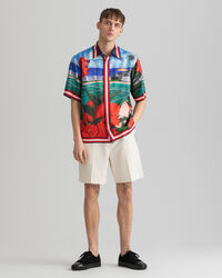 Relaxed fit ‑mitoitettu lyhythihainen Scenery-silkkipaita