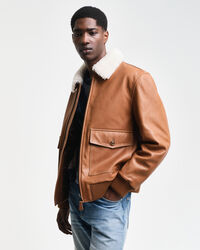 Nahkainen lentäjäntakki