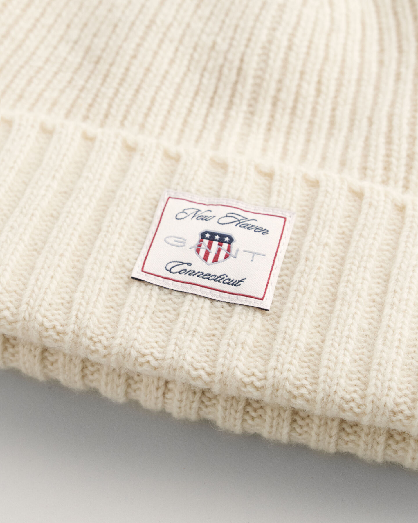 Villapipo ja ‑kaulaliina lahjapakkauksessa